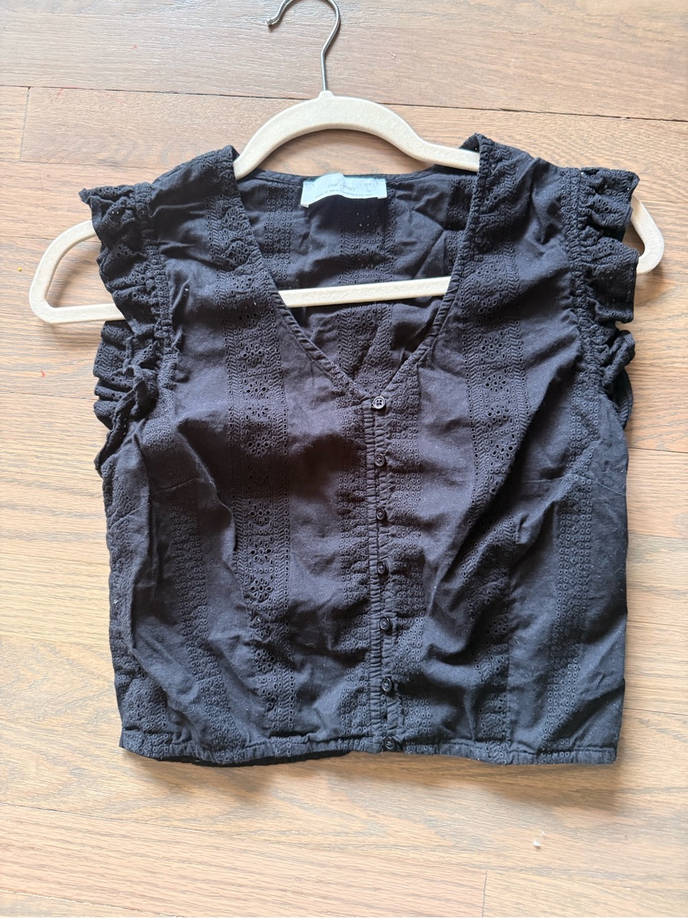 Oak + Fort Black Eyelet Button-Front Flutter Sleeve Top 100% Cotton